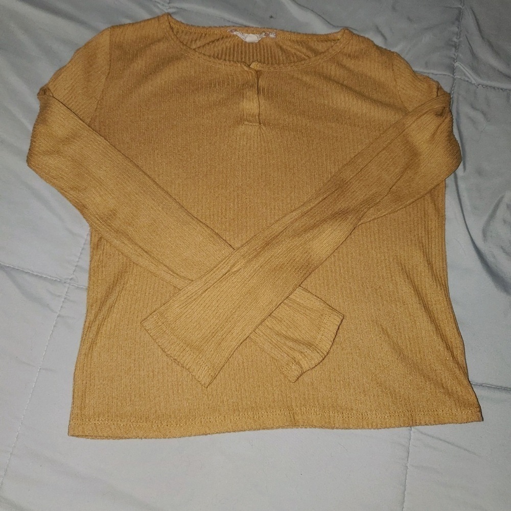 𝅺mustard colored knit top